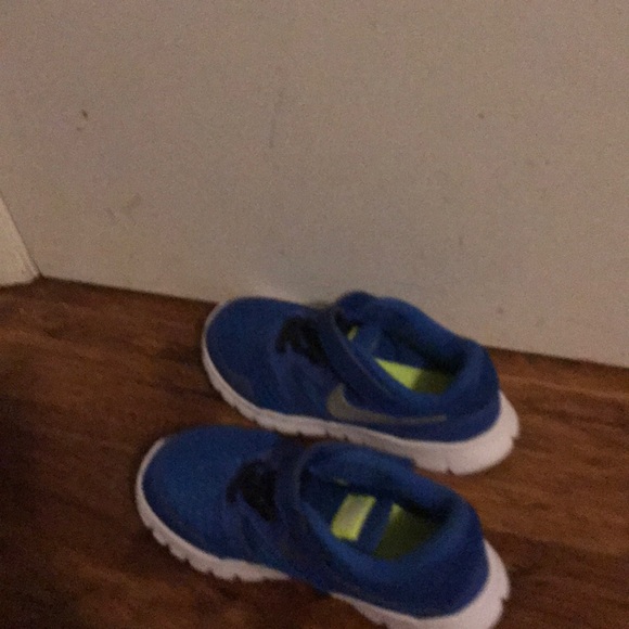 Nike Shoes - Brand new Nike’s little boys 11c
